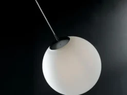 Pendelleuchte CITY einflammig Glaskugel Opalweiß, Ø 45cm
