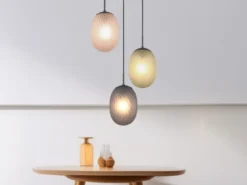 Pendelleuchte FACETTE 3-flammig mit farbigen ovalen Glasschirmen, Ø 43cm