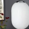 Pendelleuchte GREENWICH einflammig Relief Milchglas Lampenschirm, Ø 23cm