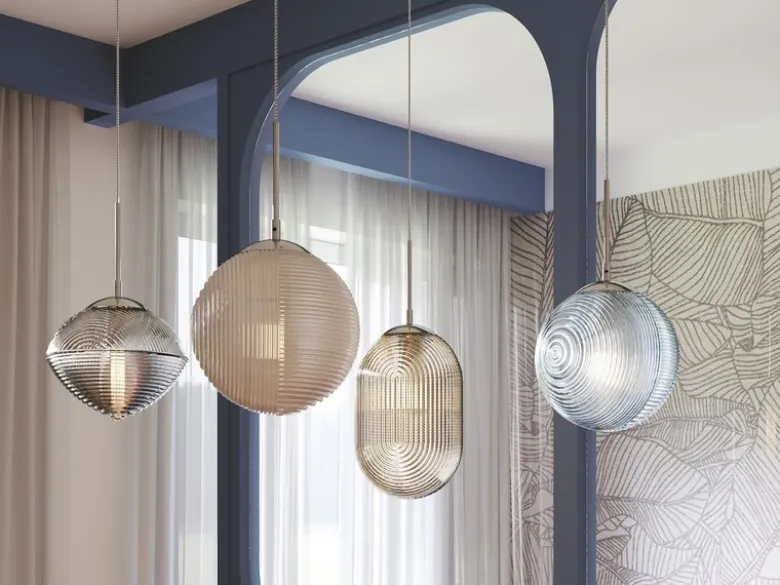 Pendelleuchte GREENWICH mit 4 Relief Glas Lampenschirmen, Abhängung bis 250cm