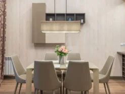Pendelleuchte OSSI mit Stoff Lampenschirm und Holzoptik, Breite 80cm