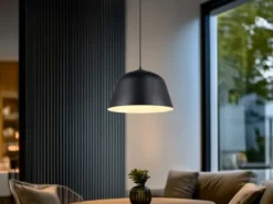 Pendelleuchte TOVA 1-flammig aus Metall höhenverstellbar in Schwarz, Ø 30cm