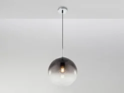 Pendelleuchte VARUS 1-flammig mit Glaskugel aus Rauchglas, Ø 25cm
