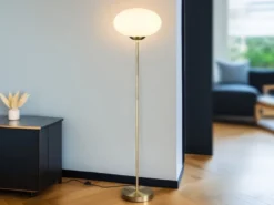 Retro Stehleuchte FOMENTO Messing mit Glaskugel, Höhe 150cm