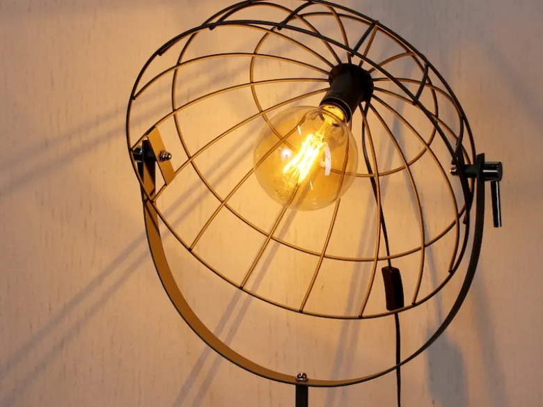 Retro Stehleuchte LED GRID schwenkbarer Gitterschirm aus Metall Anthrazit, 146cm