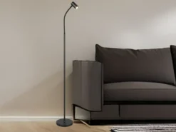 Schmale LED Stehlampe Schwarz dimmbar, flexibel einstellbarer Spot, Höhe 133,5cm