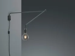 Schwenkbare LED Wandlampe - schwarze Kabelleuchte mit Schnurschalter & Stecker