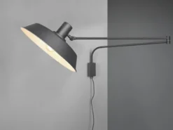 Schwenkbare Wandlampe BOLDER mit Metallschirm Schwarz, Schnurschalter & Stecker