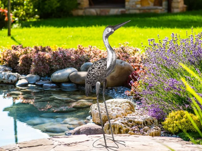 Solarbetriebene LED Deko Figur Kranich aus Metall in Grau, Höhe 77cm
