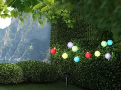 Solarbetriebene LED Outdoor Lichterkette mit 10 bunten Lampions, Länge 3 Meter