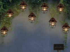 Solarbetriebene LED Outdoor Lichterkette mit 8 Laternen, Länge 4,3 Meter