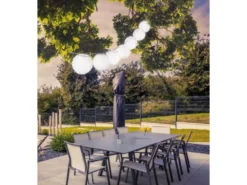 Solarbetriebene LED Outdoor Lichterkette mit 10 weißen Lampions, Länge 3 Meter