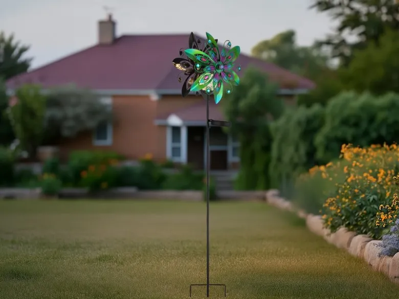 Solar Gartenstecker Windspiel mit Erdspieß aus Metall Bunt, Höhe 124cm