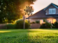 Solar Gartenstecker Windspiel mit Erdspieß aus Metall in Rostoptik, Höhe 124cm