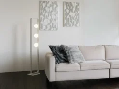Stehlampe ROXY 3-flammig Weiß mit Glaskugeln in Opalweiß, Höhe 140cm