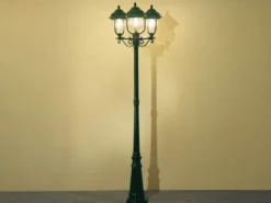 Straßenlaterne PARMA im Landhausstil, 3-flammig Grün, Höhe 218cm
