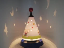 Tischlampe Carrousel LOLO LOMBARDO projiziert Mond und Sterne ins Kinderzimmer