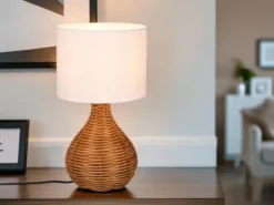 Tischlampe SPROUT mit Rattan und Stoffschirm Weiß, Höhe 40cm