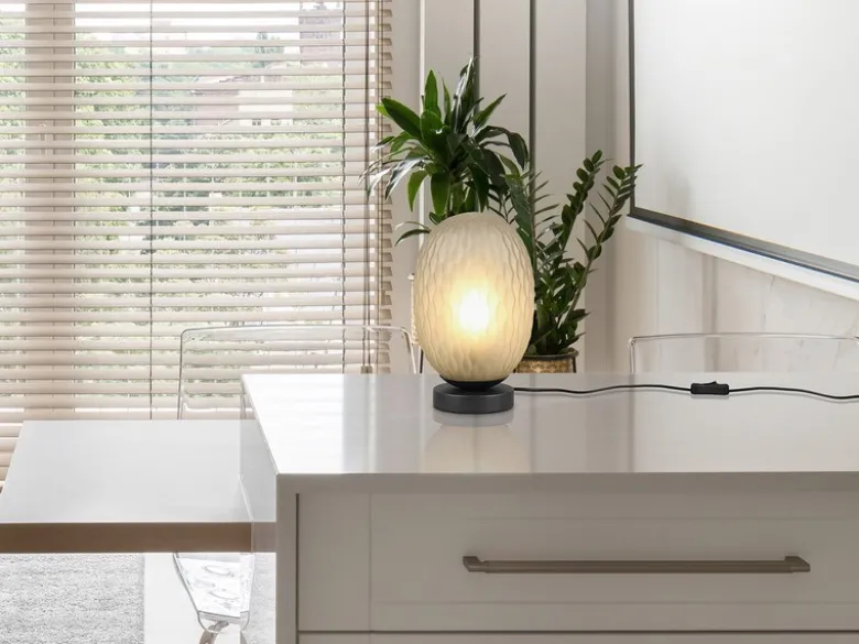 Tischleuchte FACETTE mit ovalem Glas Lampenschirm Grün, Höhe 28cm