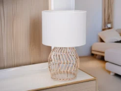 Tischleuchte RIKE mit Rattan Geflecht & Stoffschirm in Weiß, Höhe 38cm