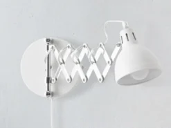 Verstellbare LED Wandleuchte mit Scherengelenk aus Metall in Weiß matt