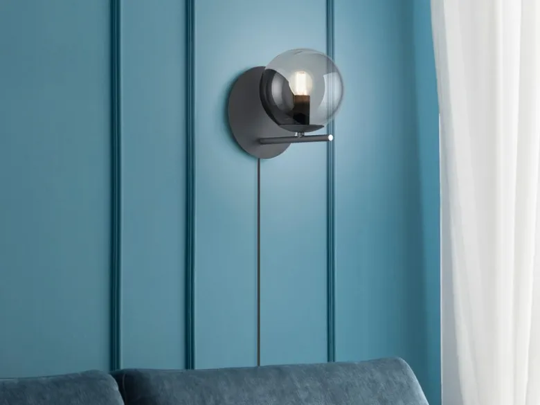Wandlampe PURE mit Schalter, Kabel und Stecker & Rauchglas Kugel, Höhe 21cm