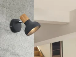 Wandstrahler LATIKA Metall Schwarz mit Holzoptik, Breite 10cm