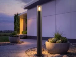 Wegeleuchte HOOSIC aus Aluminium in Schwarz & Rauchfarbig E27, Höhe 80cm
